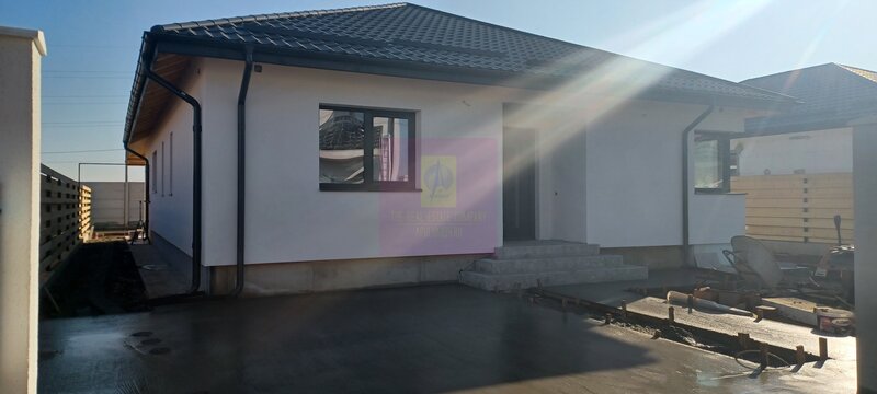 Sabareni, casa parter 4 camere, CT, terasa, pivnita, teren 478 mp